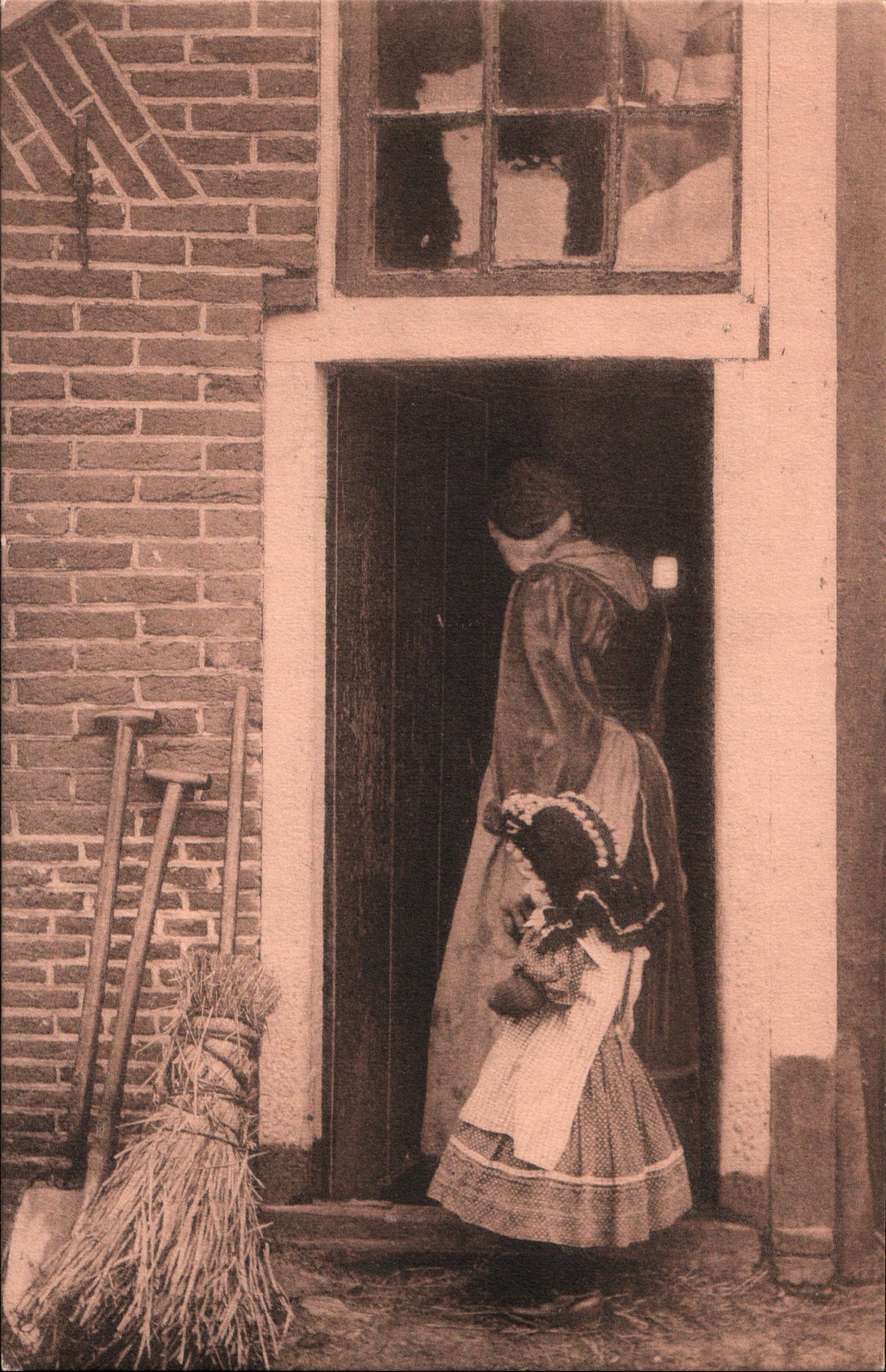Klederdrachten moeder en dochter