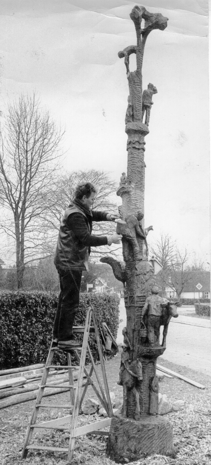 Gradus Lanphen bezig met de Erfgooiersboom