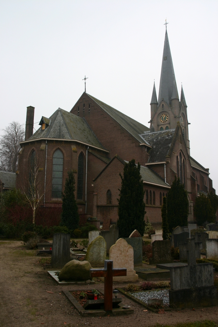 RK kerk en kerkhof