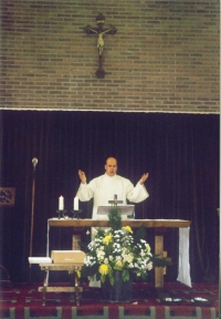 Noodkerk gymzaal Bernardusschool 2004