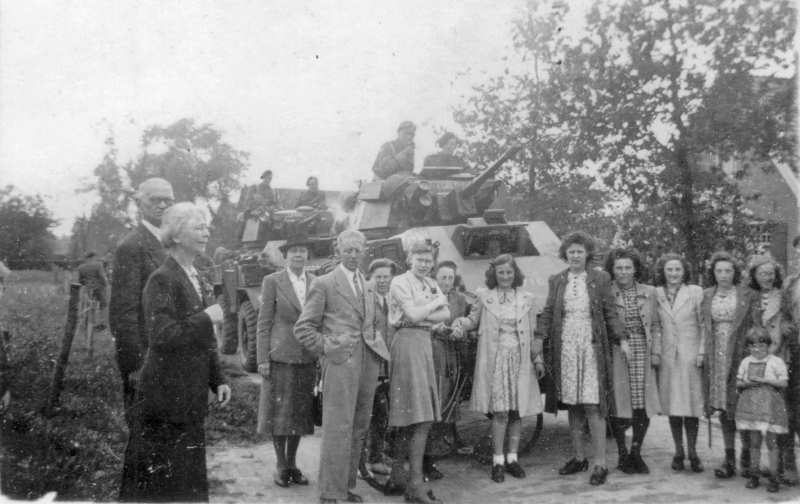 bevrijding 5 mei 1945 eerste pantserwagens