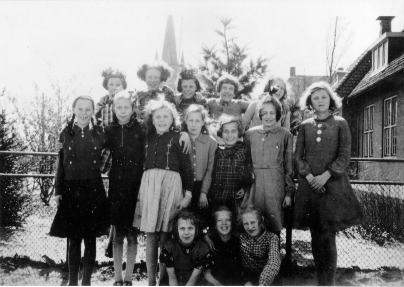 RK Bernardusschool 1942 klas 6 meisjes