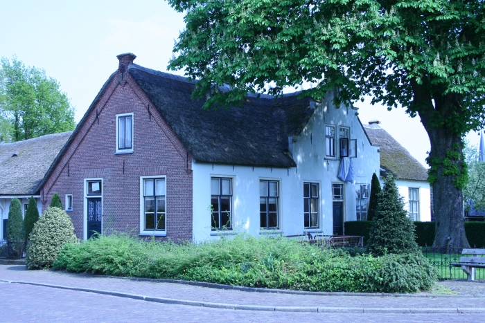 Brinklaan hoek Dorpsstraat