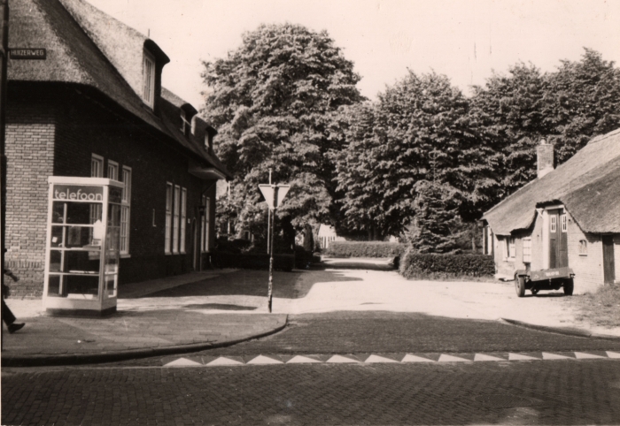 Achterom hoek Huizerweg 1972