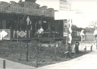 Poffertjeskraam kermis Blaricum 1980