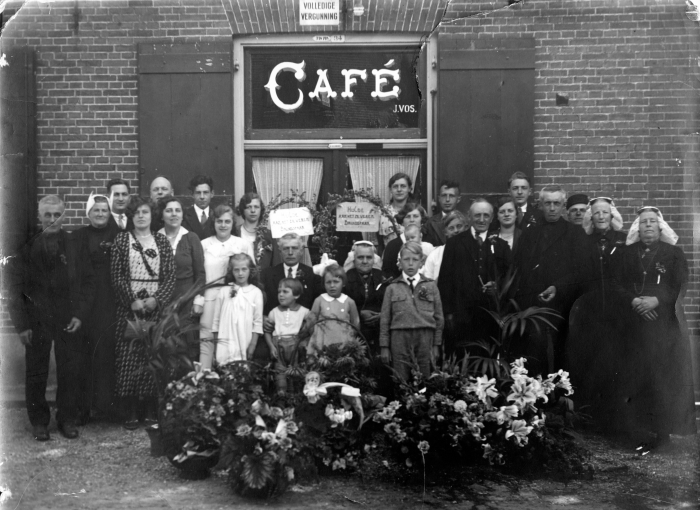 groepsfoto Familie Vos huwelijksjubileum